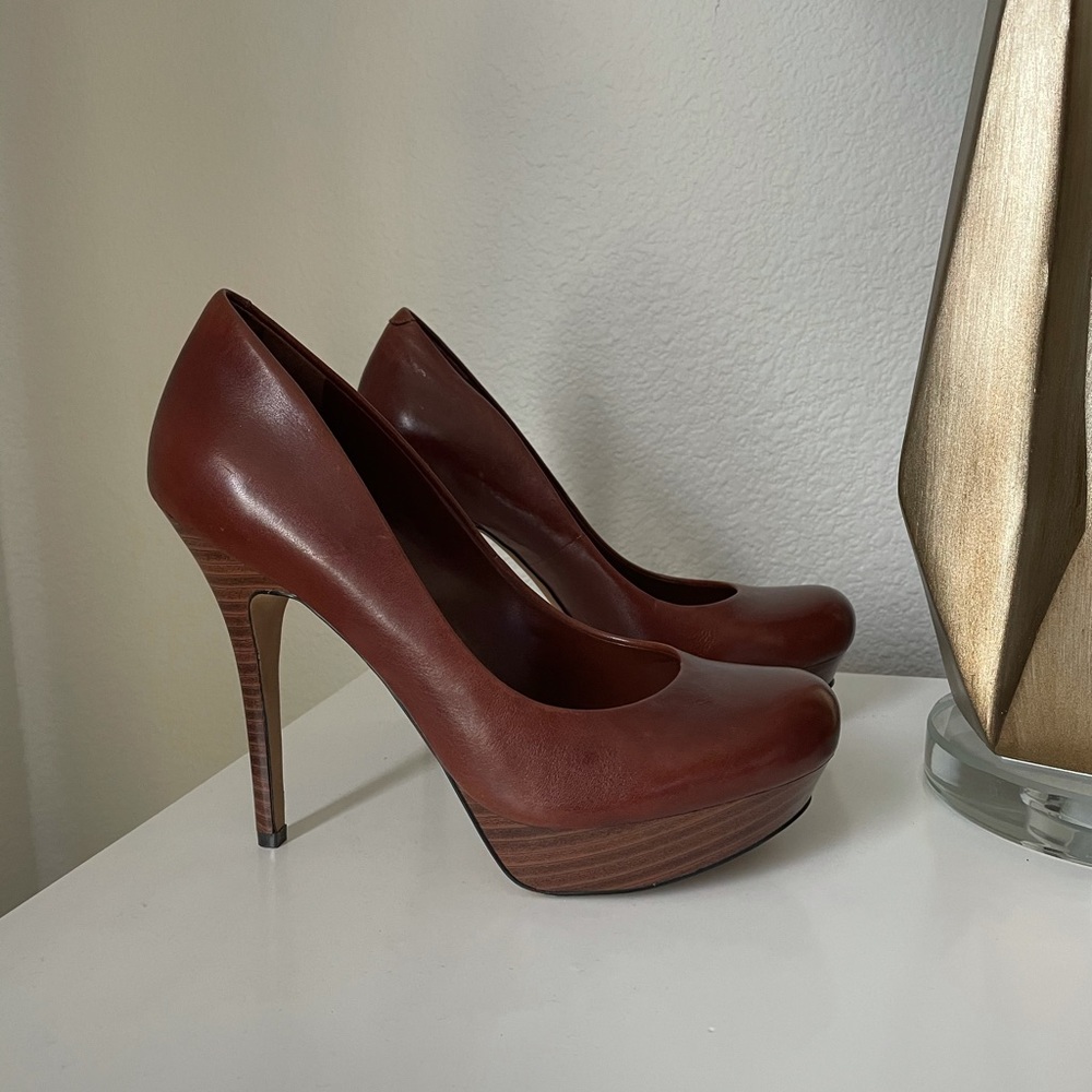 Jessica Simpson Brown Leather Round Toe Heels